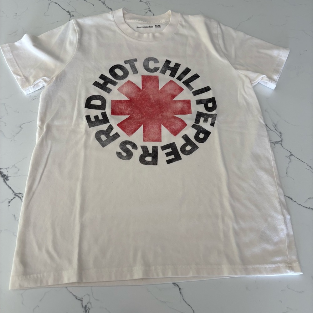 Abercrombie kids , Red Hot Chili Peppers Graphic Tee. - Picture 2 of 5